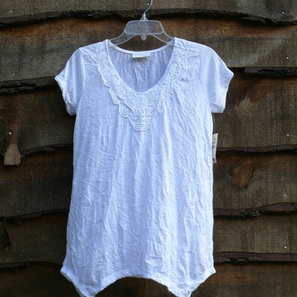 Bobbie Brooks White Crinkle and Lace Top size S
